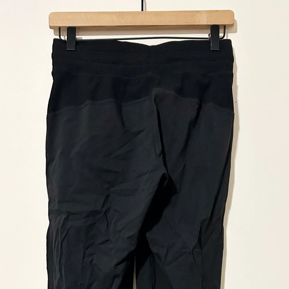 Lululemon Dance Studio Mid-Rise Pull On Jogger in Black size 4